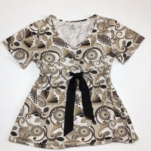 🐶 New Direction Ladies Short Sleeve Top 🐶